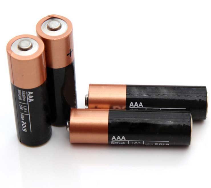 1-5v-aa-duracell-alkaline-battery1